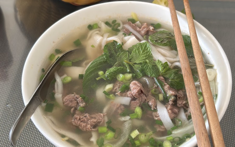 Nhà hàng Công Hoan ( phở , ăn sáng , đặc sản địa phương , các món ăn dân tộc )