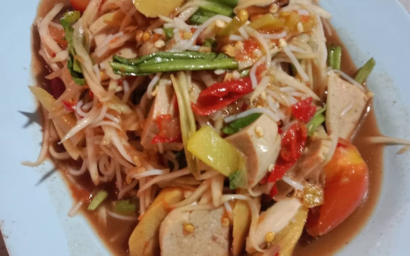 ร้านข้าวมันไก่ ส.มั่นจาวา เจ๊น้อย