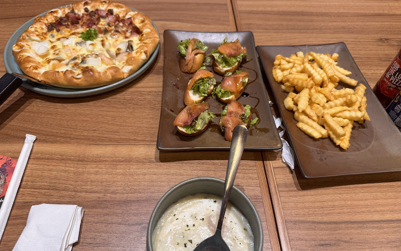 Pizza Hut Signature - Golden Palm