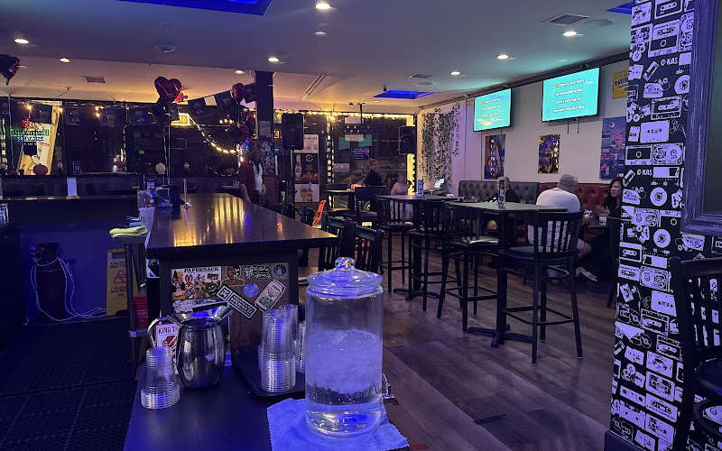 Lounge 51 - Tarzana Pizza, Burgers, Wings & Beer