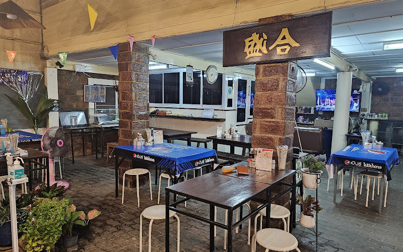 Pad Thai Pra Tu Mhee