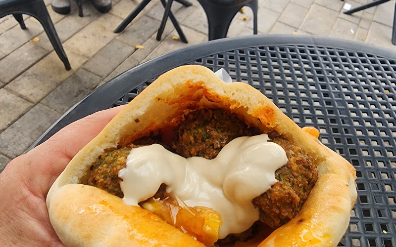 פלאפל אורית