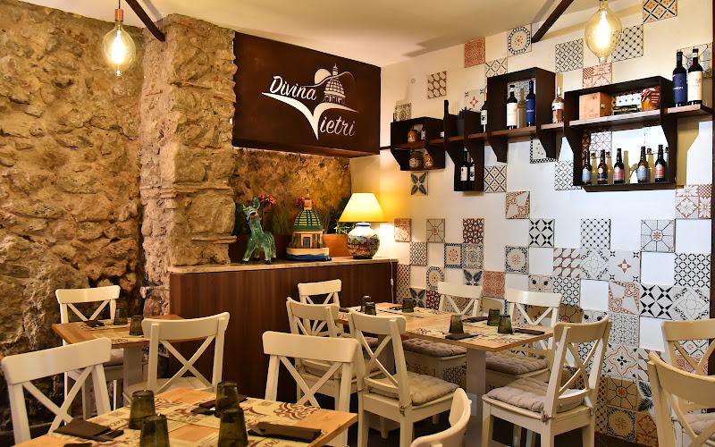 Divina Vietri Pizzeria Marinara