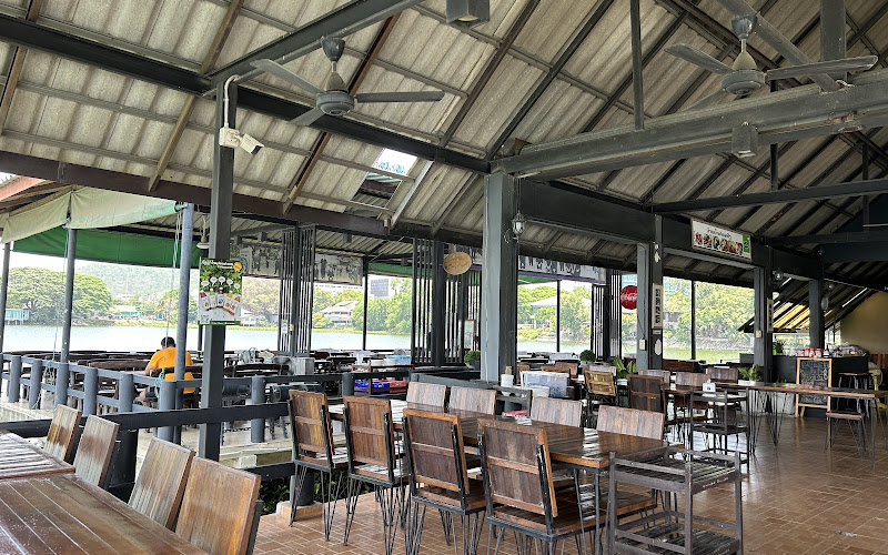 Ban Nam Khiang Fa Restaurant