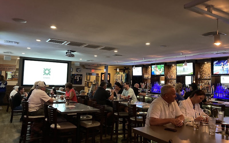 Mad Moe's Sports Pub & Grill