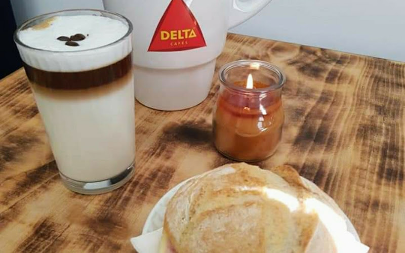 El Gato Negro Coffee & Snacks