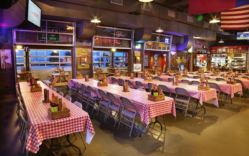 Rudy's "Country Store" and Bar-B-Q
