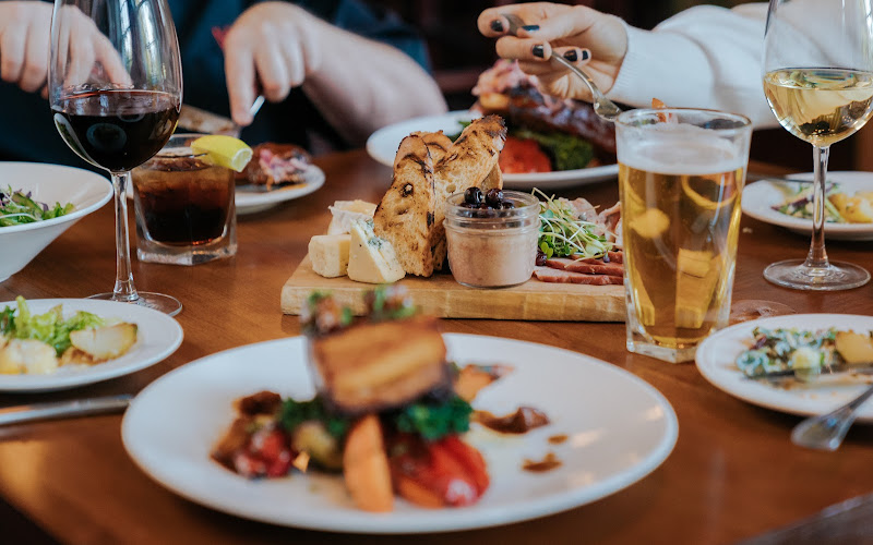 Numa Restaurant & Lounge