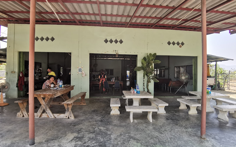 เจ๊นิด ผัดไทร้านอาหารตามสั่ง