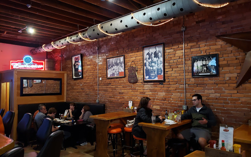 Luke's Bar & Grill