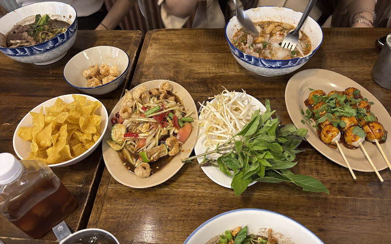 ก๋วยเตี๋ยวเรือกรุงทอง สาขา สาทร