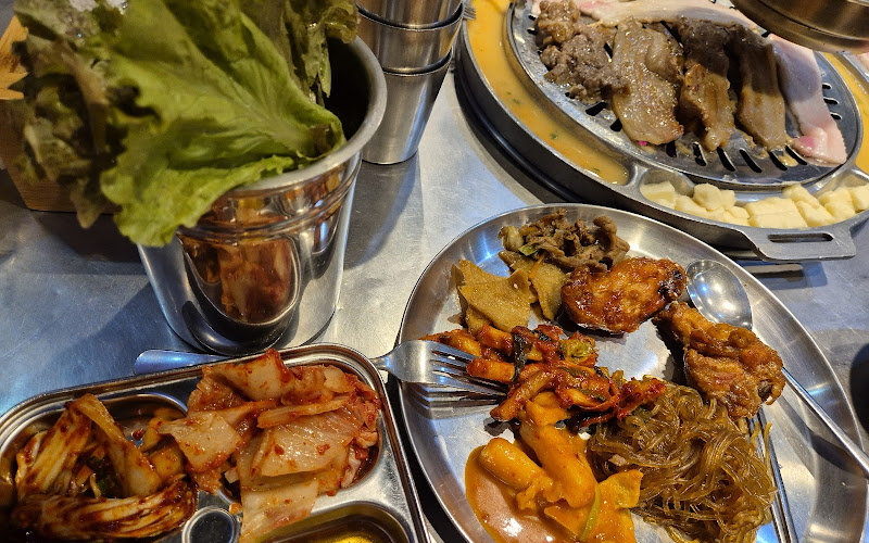 MANI MOGO KOREAN RESTAURANT WITH DAEGA IN NAGA