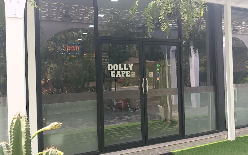 Dolly Cafe