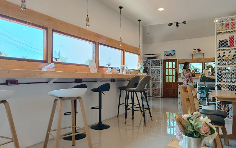 The Shipyard Cafe & Bar