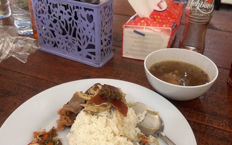 Babi guling Luh mika