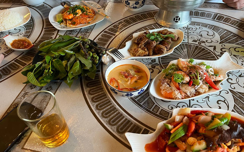 ร้านอาหาร ราตรี กม.100 Ratree km100 Restaurant