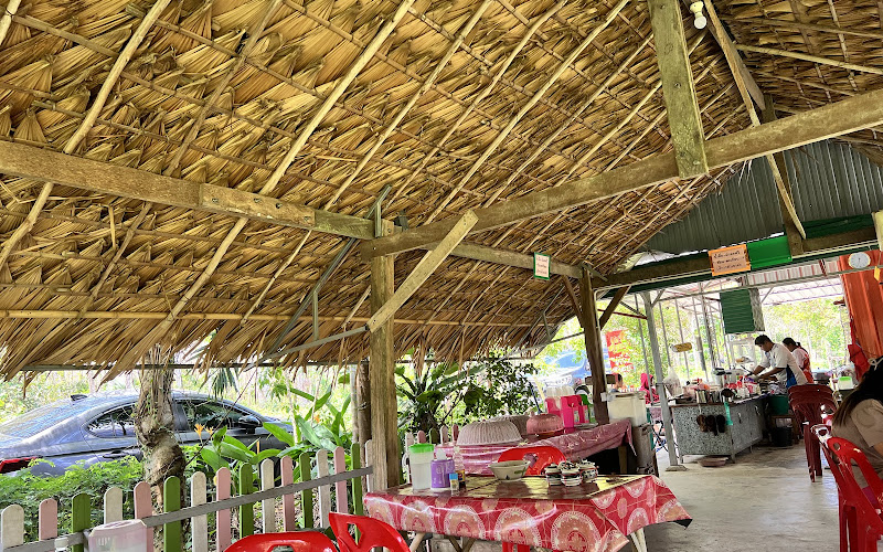 ‭ซุ้มสวนยาง ก๋วยเตี๋ยวไก่ มะระ