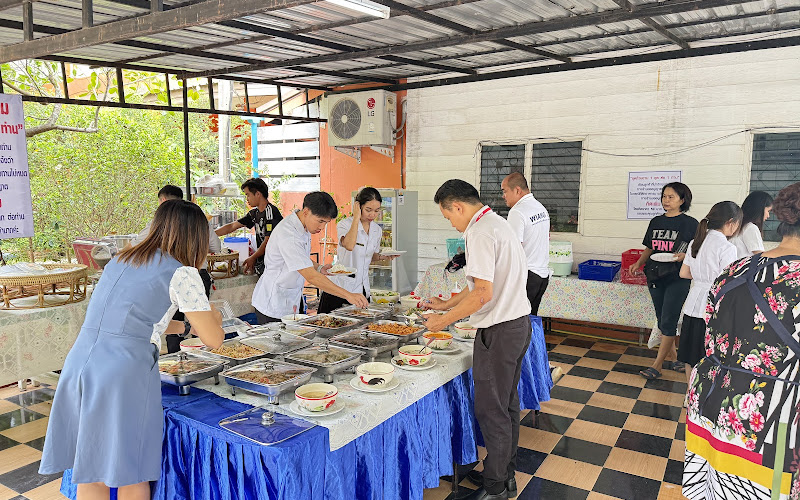 ข้าวแกง ครูนีย์ “บุฟเฟต์ 59 บาท”