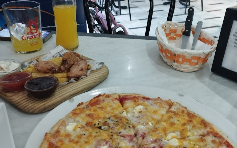 Budare Sevilla. Pizzería, Bar & Tapas