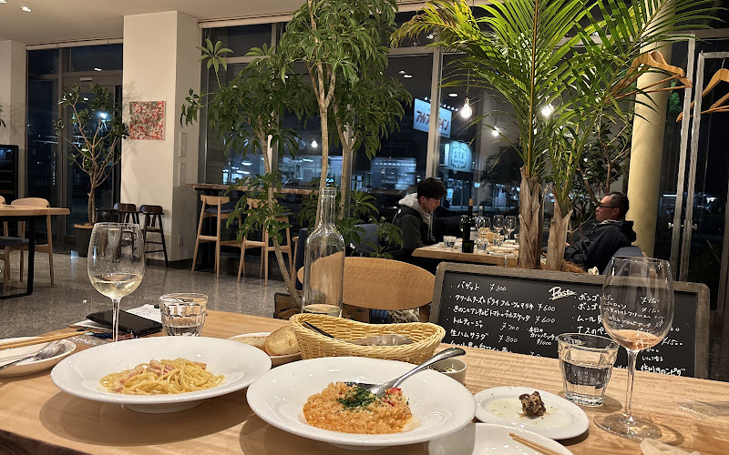 ワインと料理と雑貨hanare（ハナレ）