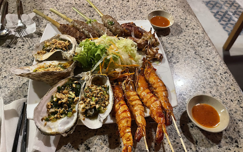 SOCIAL Restaurant & Lounge Bar (식당 & 바)