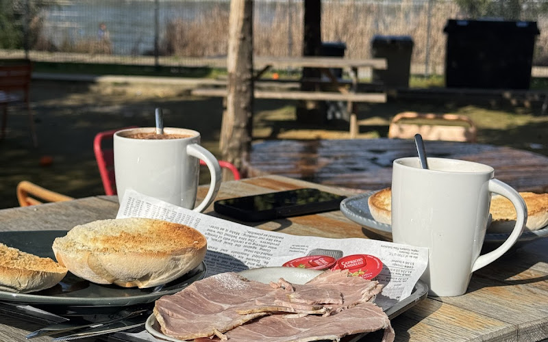 Cafetería CASA DE BOTES