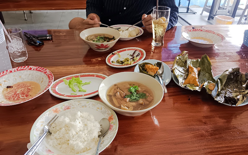 ปิ้งงบ เจ๊อ๋อง