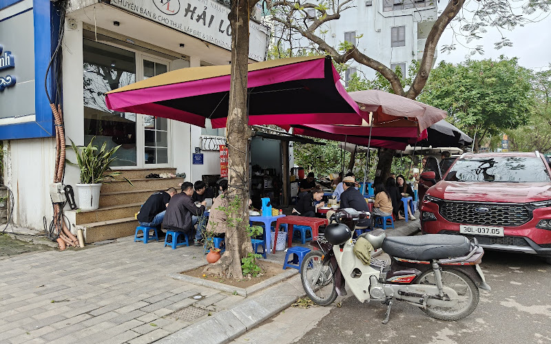 Bún chả, bún đậu mẹt cô Hằng Béo