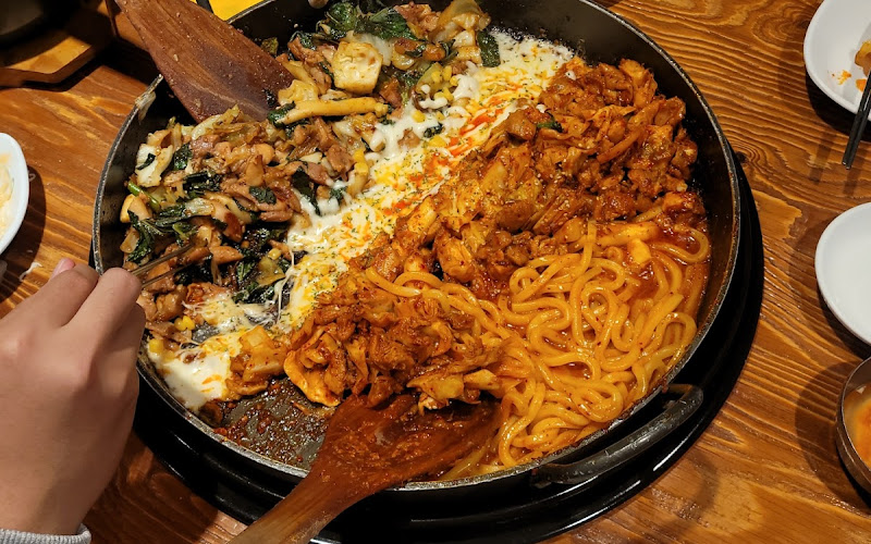유가네 닭갈비 거창점