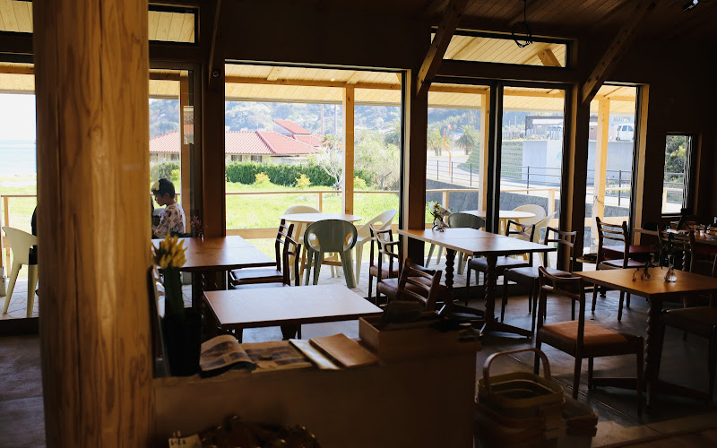 MIKKE（bee museum／creperie／honey shop）