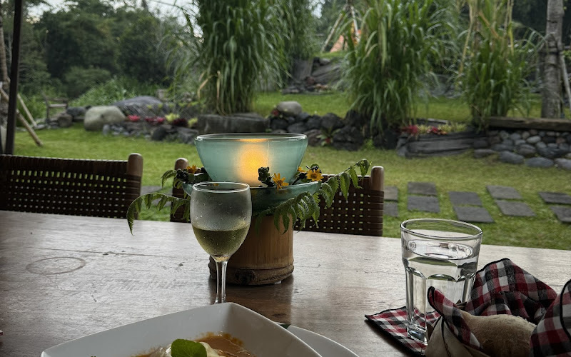 Desa Seni - Seasons Restaurant