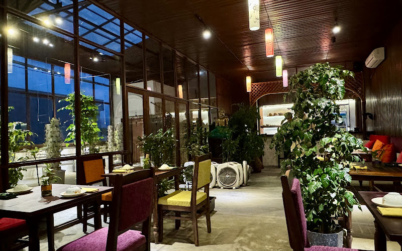 Shamballa Vegetarian, Greenhouse & Rooftop Bar - Da Nang
