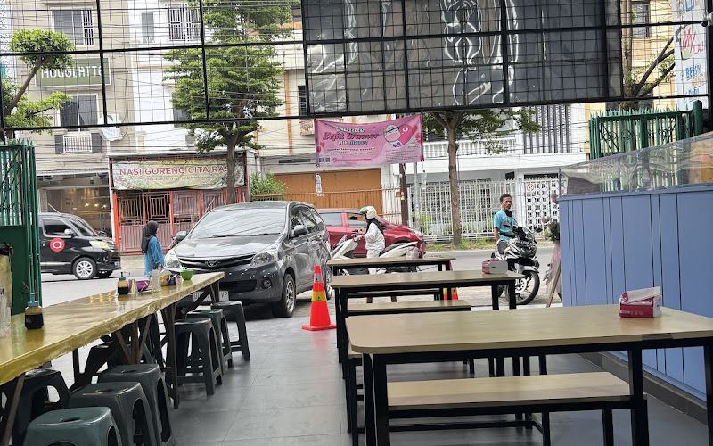Angkringan Susu Sapi Murni 'Moowy' Cabang Sungai Saddang