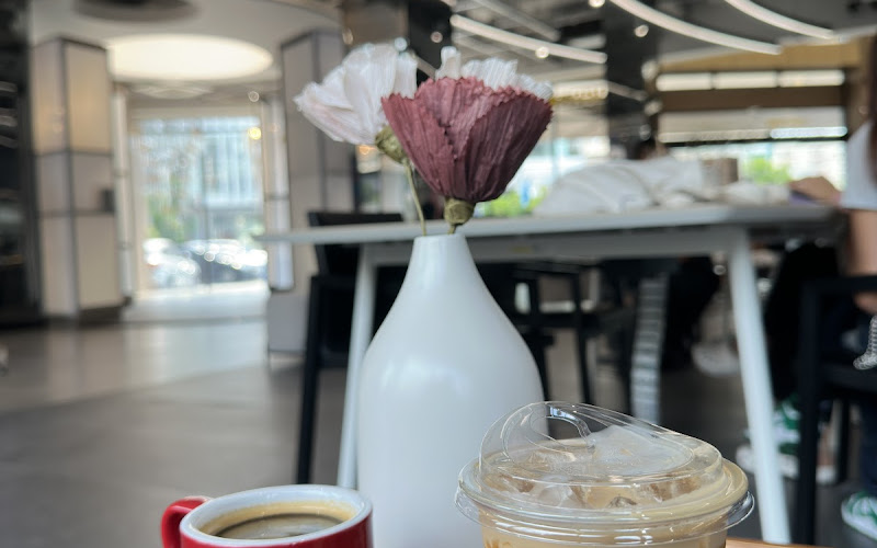 Rolling Roasters - Design Village Ratchada