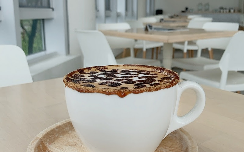 豹豹咖啡 • 海邊館