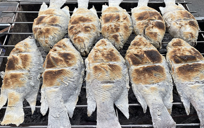 นายนัทปลาเผาน้ำจิ้มรสเด็ด