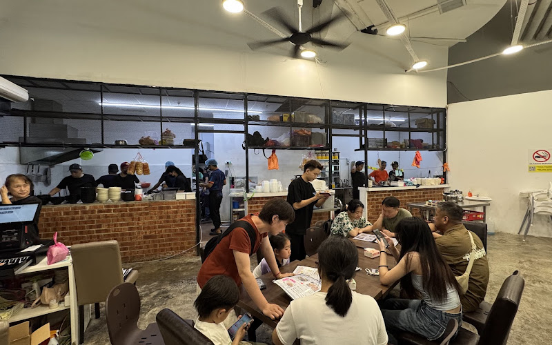 大姐粿条汤(Sister Kuey Teow Soup)