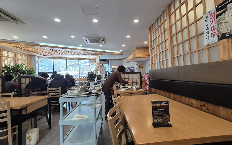 와촌손칼국시 본점