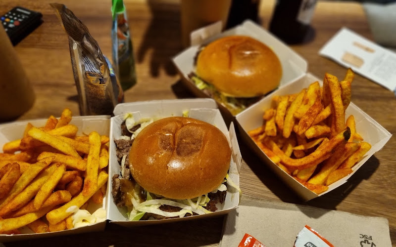 The Mountain Burger Factory - SAS Messieurs