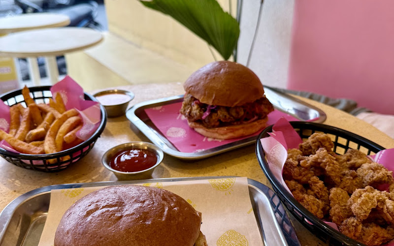 Burger Head Bali - Canggu