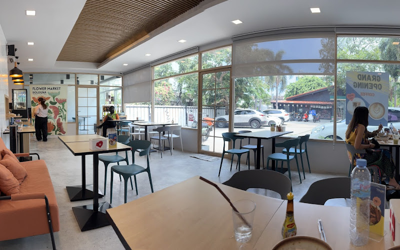 Than Rice Bowl & Coffee Eakkamai 12