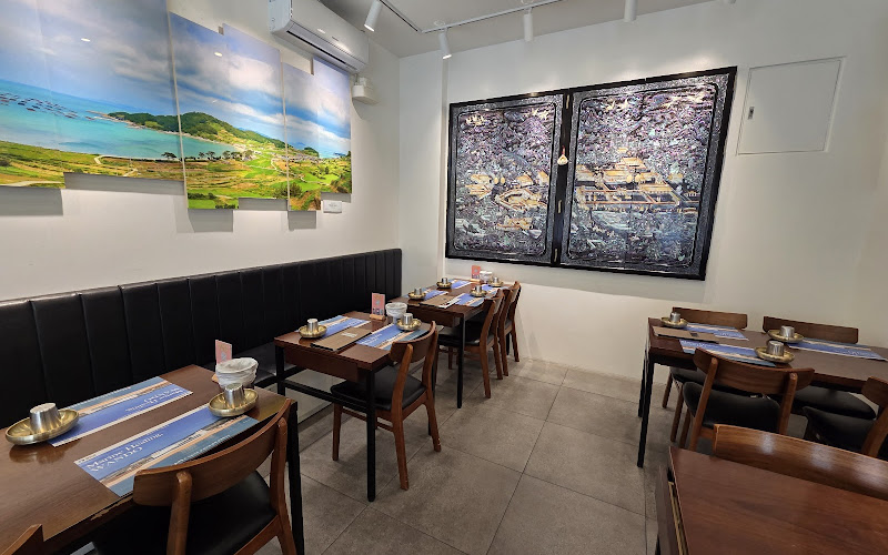 진전복삼계탕 압구정직영점(眞全鰒蔘鷄湯 韓食)