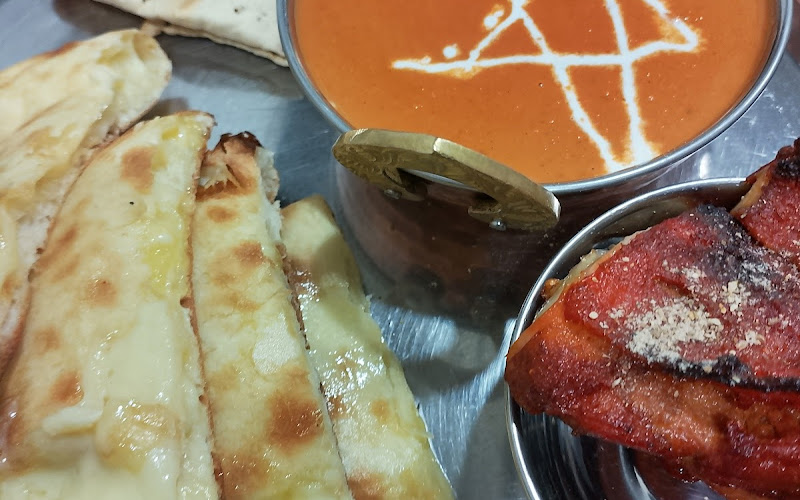 ニュータージマハルエベレスト塚本店〜New Taj Mahal Everest tukamototen〜