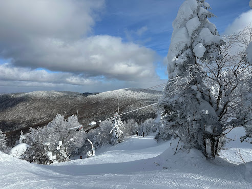 Mont Sutton by null