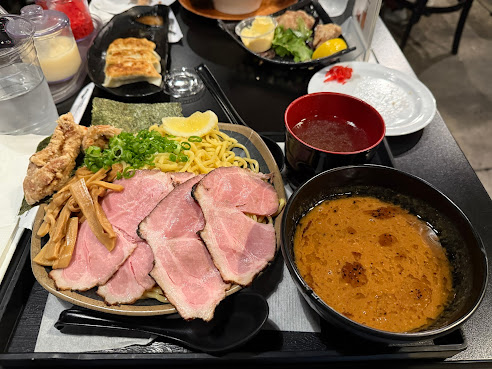 Ramen Taka by null