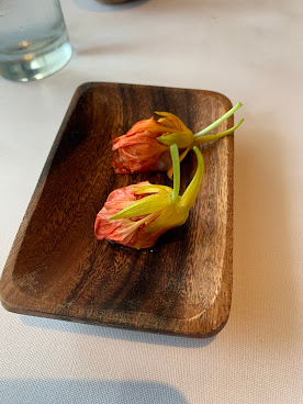 Caveau by null