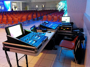 Photo n°32 de Senosys - Location de scène, sonorisation, éclairage, vidéo et car podium à La Garnache (Société de production vidéo)