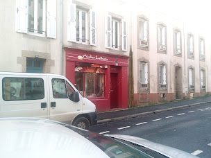 Photo n°13 de Atelier Lutherie - Nolwenn Gueneuc à Brest (Magasin d'instruments de musique)