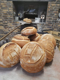 Photo n°4 de JOLY Père & Fils (SAS) à Châteauneuf-les-Martigues (Boulangerie)