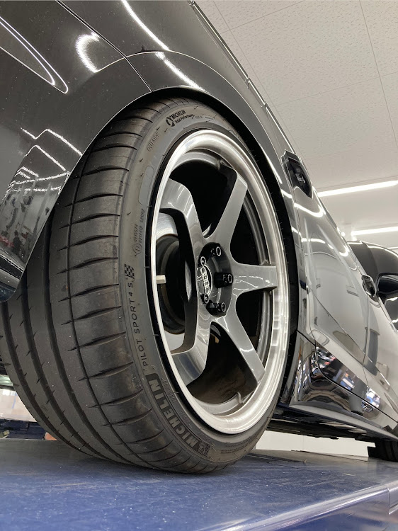 A5 スポーツバックのトレッドウェア・プレミアムタッチデザイン・ミシュランパイロットスポーツ4Sに関するカスタム事例の投稿画像1枚目